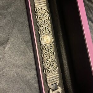Elegant Silver tone Susan’s summers collection Women's Bracelet Watch